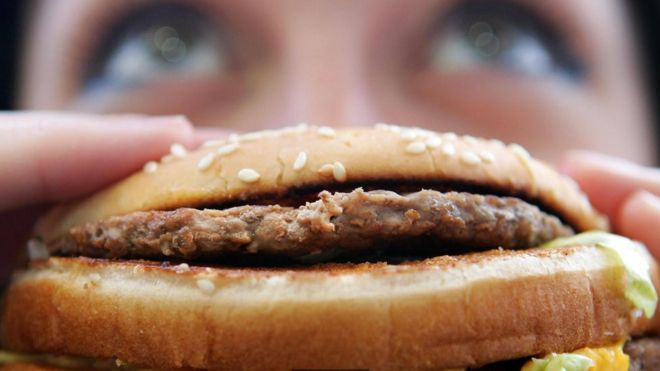 Por qué (y cómo) McDonald’s creó una hamburguesa sin carne