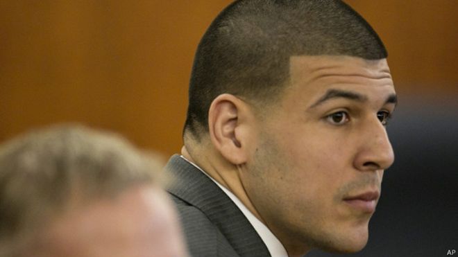 Condenan por asesinato a exestrella del fútbol americano Aaron Hernández