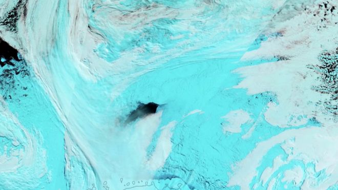 Resuelven el enigma de agujeros negros en la Antártica