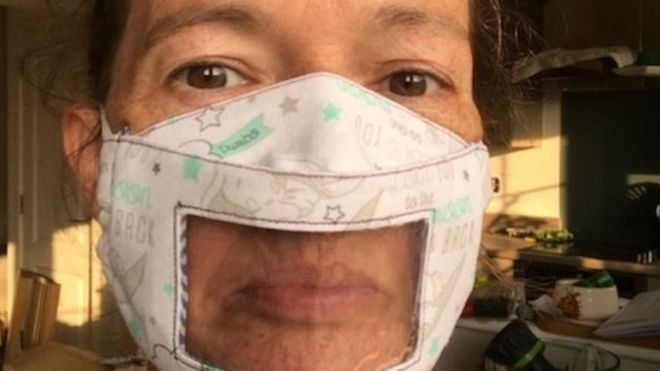 La ingeniosa mascarilla que permite a sordos leer labios