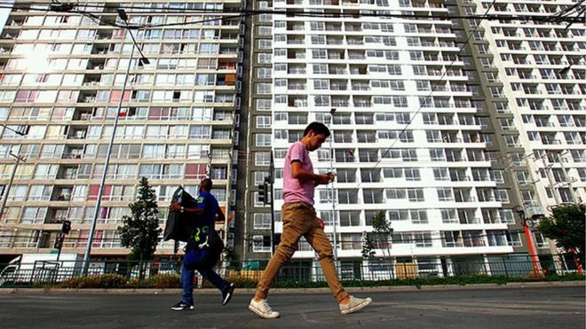 Coronavirus en Chile: el mundo paralelo que se vive en las megatorres