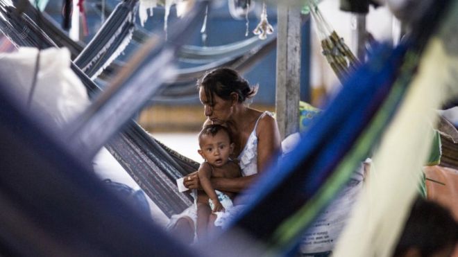 La difícil vida de los niños venezolanos en el norte de Brasil