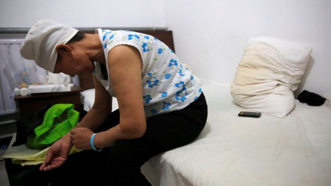 Las dramáticas imágenes de los “hoteles del cáncer” en China