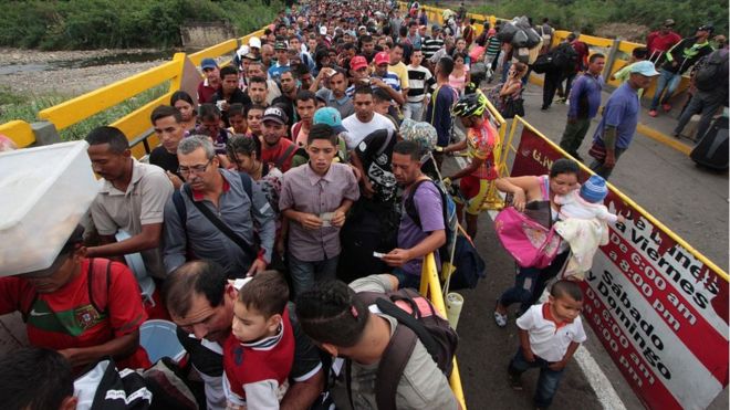 Las crecientes dificultades que enfrentan los venezolanos para emigrar a otros países de América Latina
