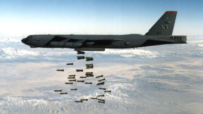 El cazabombardero B-52, el avión que simboliza el poderío militar de Estados Unidos