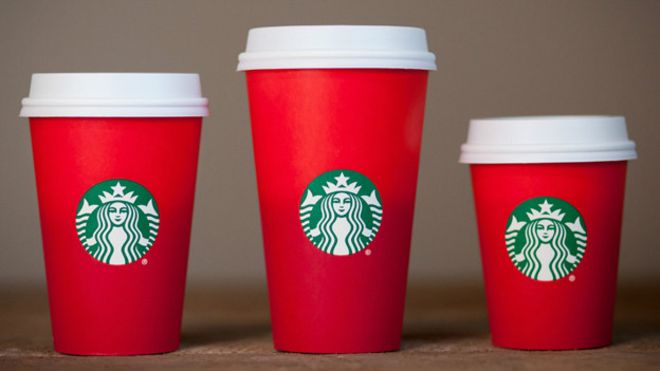 Por qué acusan a una taza de Starbucks de ser &quot;anticristiana&quot;