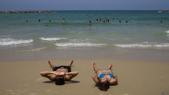 5 consejos para proteger la piel de lesiones por el sol extremo de las vacaciones