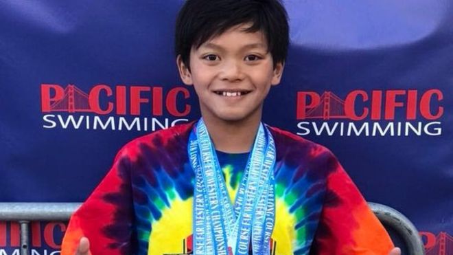 Niño de 10 años bate récord de Michael Phelps