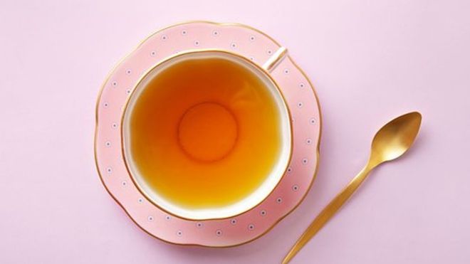 Combinar té muy caliente con alcohol y tabaco multiplica por 5 el riesgo de cáncer de esófago