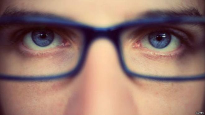 ¿Por qué hay tantas personas con miopía en el mundo?