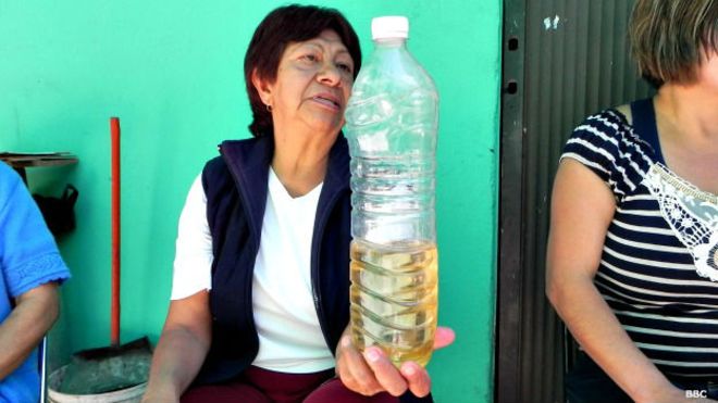 Iztapalapa, la zona de Ciudad de México donde la gente llega a pelearse a golpes para conseguir agua