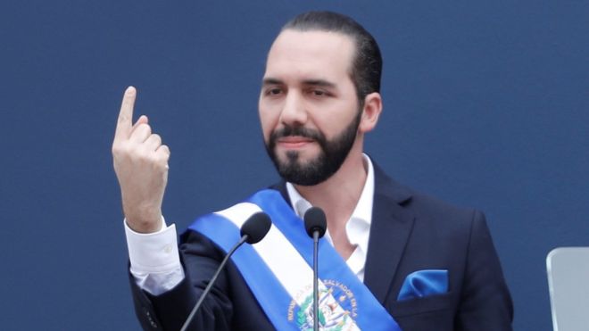 Presidente de El Salvador despide a funcionarios mediante Twitter