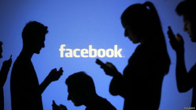 Arrestan a un estadounidense en Emiratos Árabes por unos comentarios en Facebook