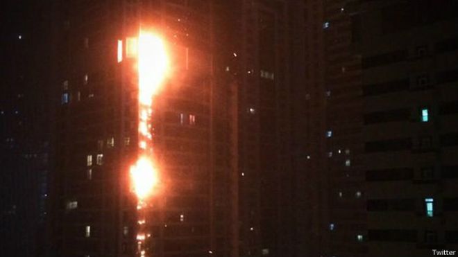 Voraz incendio afectó lujoso rascacielos en Dubai