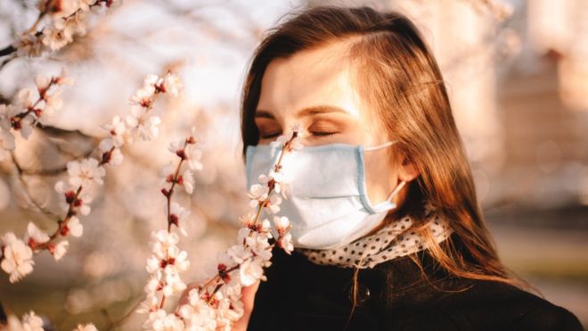 La razón médica por la que el coronavirus puede hacernos perder el olfato y el gusto