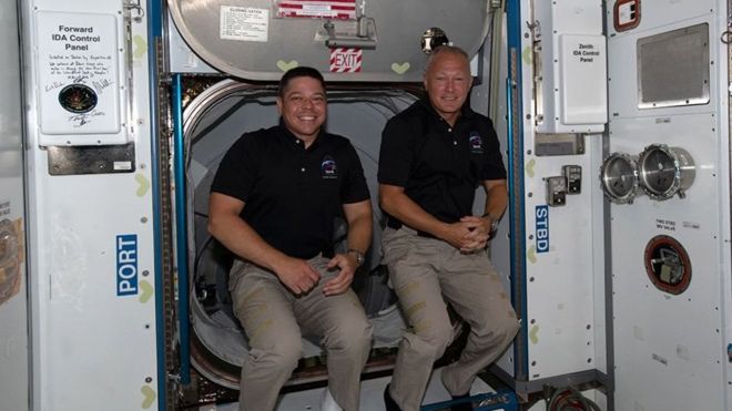 El retorno de los astronautas de la nave espacial de la NASA y SpaceX