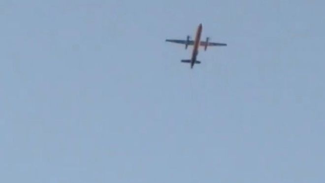 Un mecánico roba un avión y luego lo estrella en Seattle