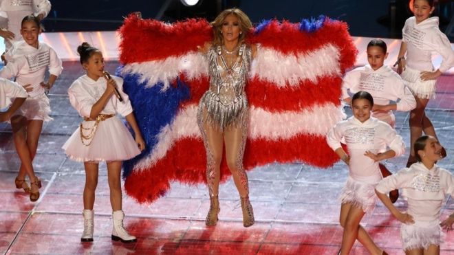 Super Bowl: el mensaje &quot;político&quot; del espectáculo de Shakira y JLo