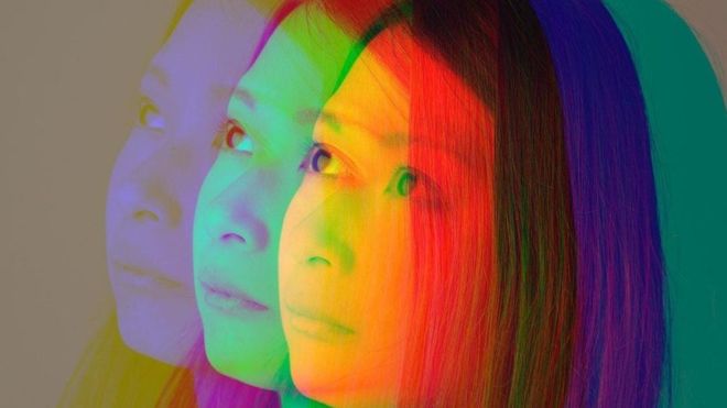 Creerse más que los demás y otras 3 diferencias en la manera de pensar de quienes viven en Occidente y Oriente