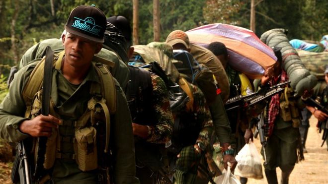 En barcos, buses, a pie: la última gran marcha guerrillera de las FARC en Colombia