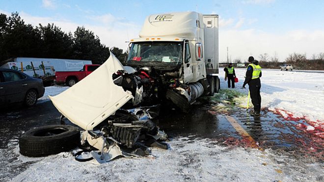 EE.UU.: 123 vehículos chocan a causa del mal tiempo en accidente múltiple