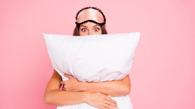 Cómo la obsesión por dormir bien puede perjudicar tu sueño