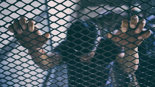 Fue a México en busca de un sueño y allí &quot;varios hombres lo violaron y lo esclavizaron&quot;