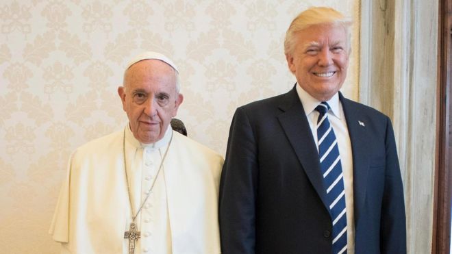 El velo de Melania Trump y otros detalles que llamaron la atención del encuentro entre el Papa y el presidente de Estados Unidos