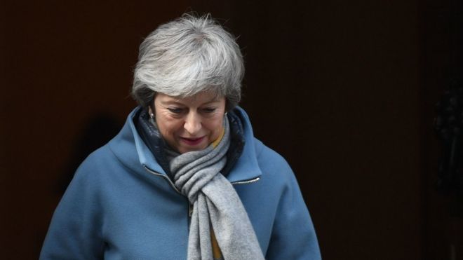 Parlamento británico vota a favor de aplazar el Brexit