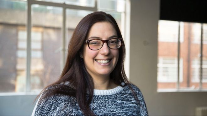 Mis lentes de contacto me dejaron ciega de un ojo