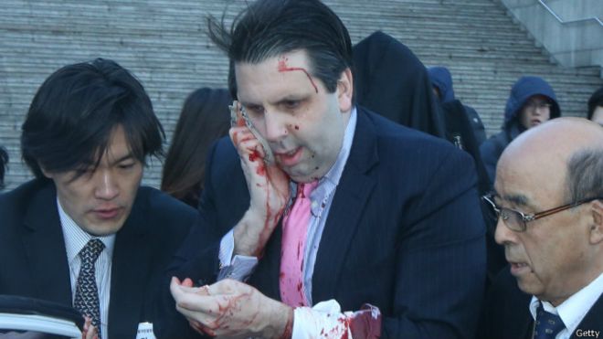 Dan de alta a embajador de EU.UU. atacado en Corea del Sur