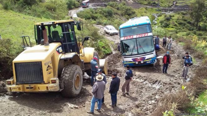 &quot;La gente tiene miedo de que la trague la tierra&quot;: el pueblo de Perú que se hunde