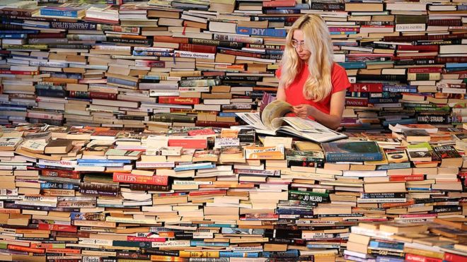 ¿Por qué el anuncio del premio Nobel de Literatura se postergó una semana este año?