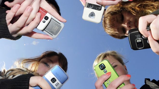 &quot;La Generación Smartphone no está preparada para la adultez&quot; (y tiene menos sexo y bebe menos alcohol)