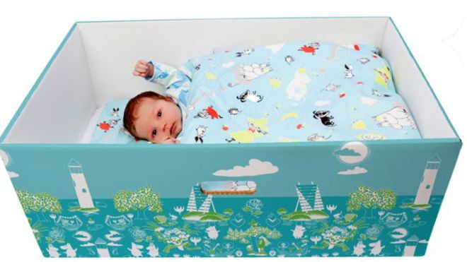 ¿Por qué hay cada vez más bebés durmiendo en cajas de cartón en todo el mundo?