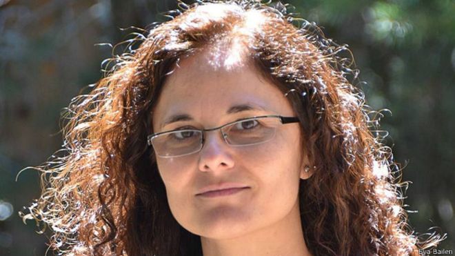 La madre que dice &quot;basta&quot; a las tareas en casa y enciende el debate en España