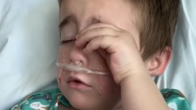 La angustia de una médica al ver a su hijo de 4 años con covid-19