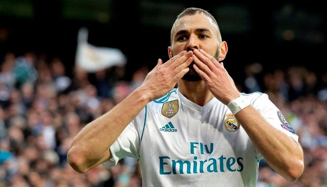 Benzema se fractura el dedo y es duda en el Real Madrid