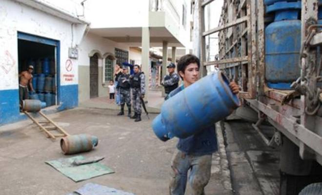 Persisten problemas de escasez y distribución de gas en Tulcán