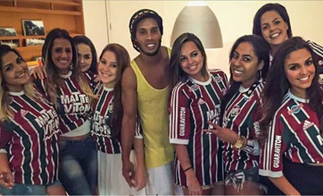 Ronaldinho ya causa sensación en el Flu
