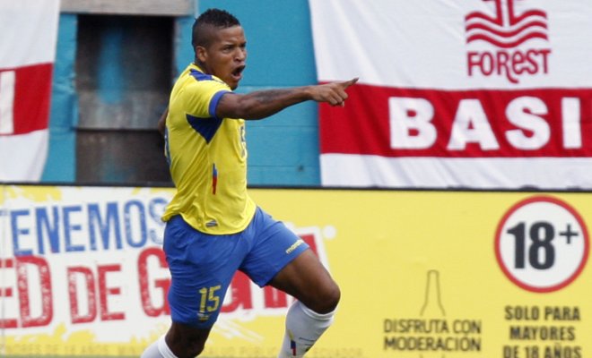 Alfaro Moreno aclara que Barcelona no puede contratar a Arroyo