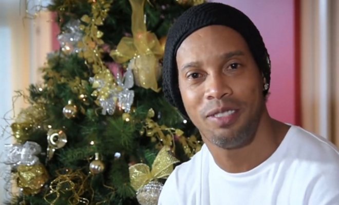 Ronaldinho envió un saludo navideño a sus admiradores