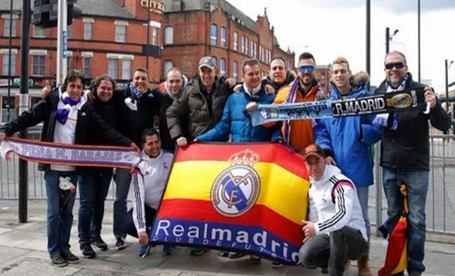 Los aficionados del Real Madrid toman Manchester antes del partido