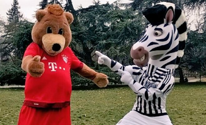Mascotas del Bayern y la Juve encendieron la previa en la Champions
