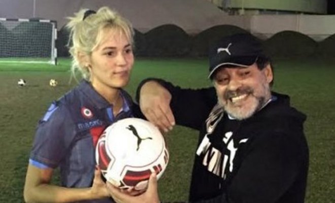 ¿Quién define mejor Maradona o su novia?