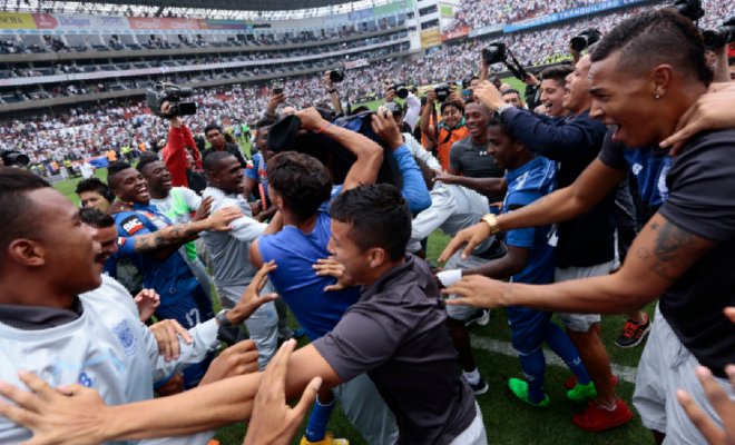 El presidente Correa festeja el tricampeonato