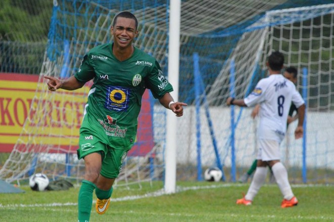 Un jugador de Chapecoense se enteró que iba a ser papá antes de viajar