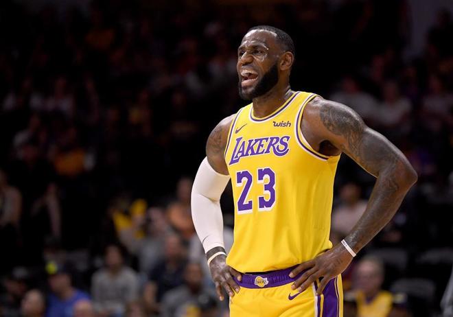 LeBron James seguirá con Lakers hasta el 2023