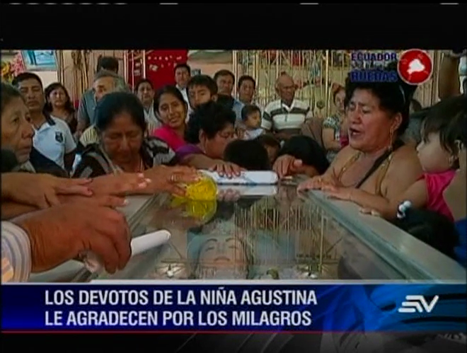 La santa en urna a la que los pobladores de Engunga rezan