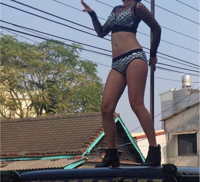 Por qué contratan estrípers en los funerales en China